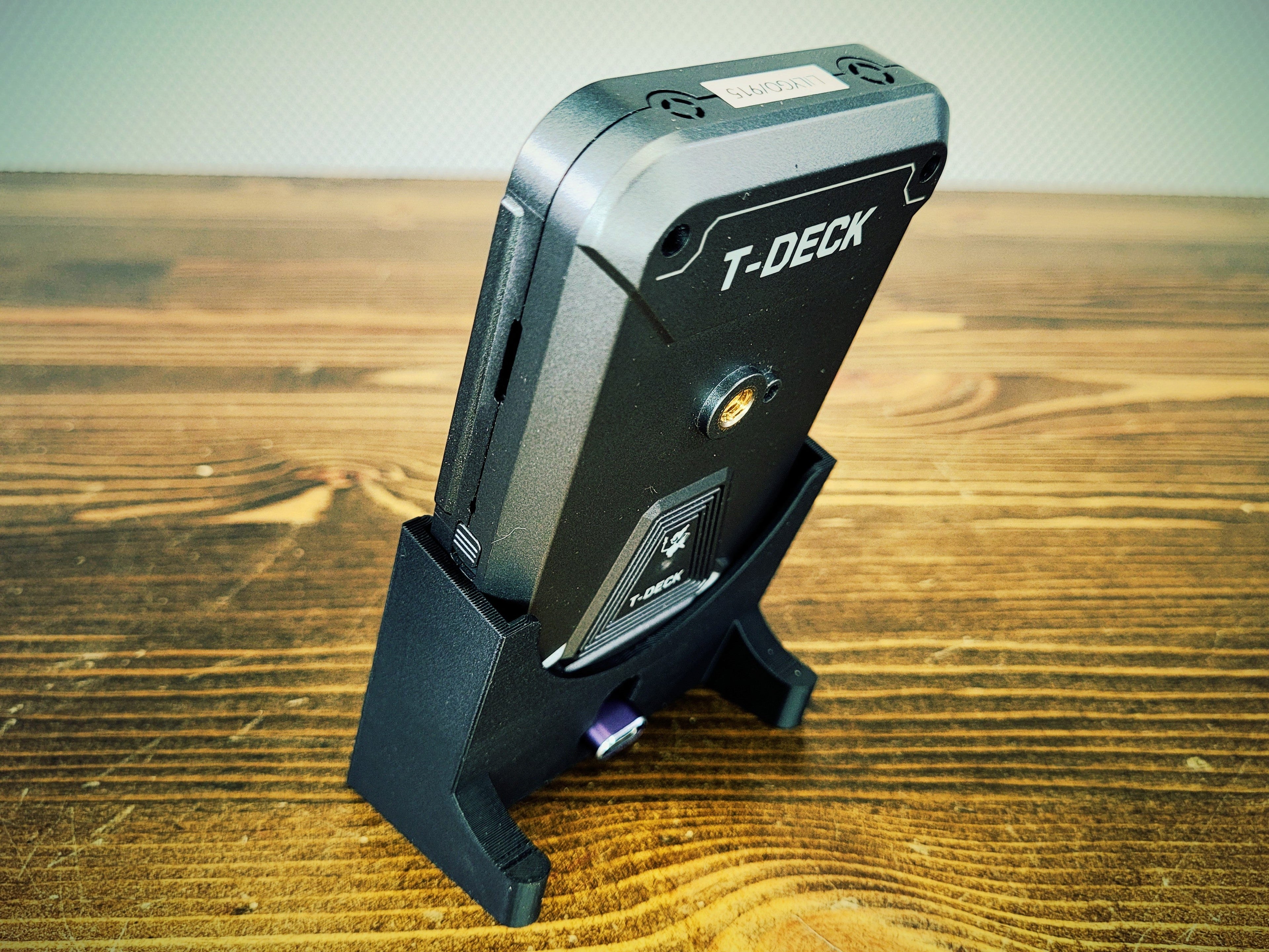 LilyGo T-Deck Plus Desktop Stand with 90 Degree USB-C Adapter, Meshtastic and MeshCore Node Holder