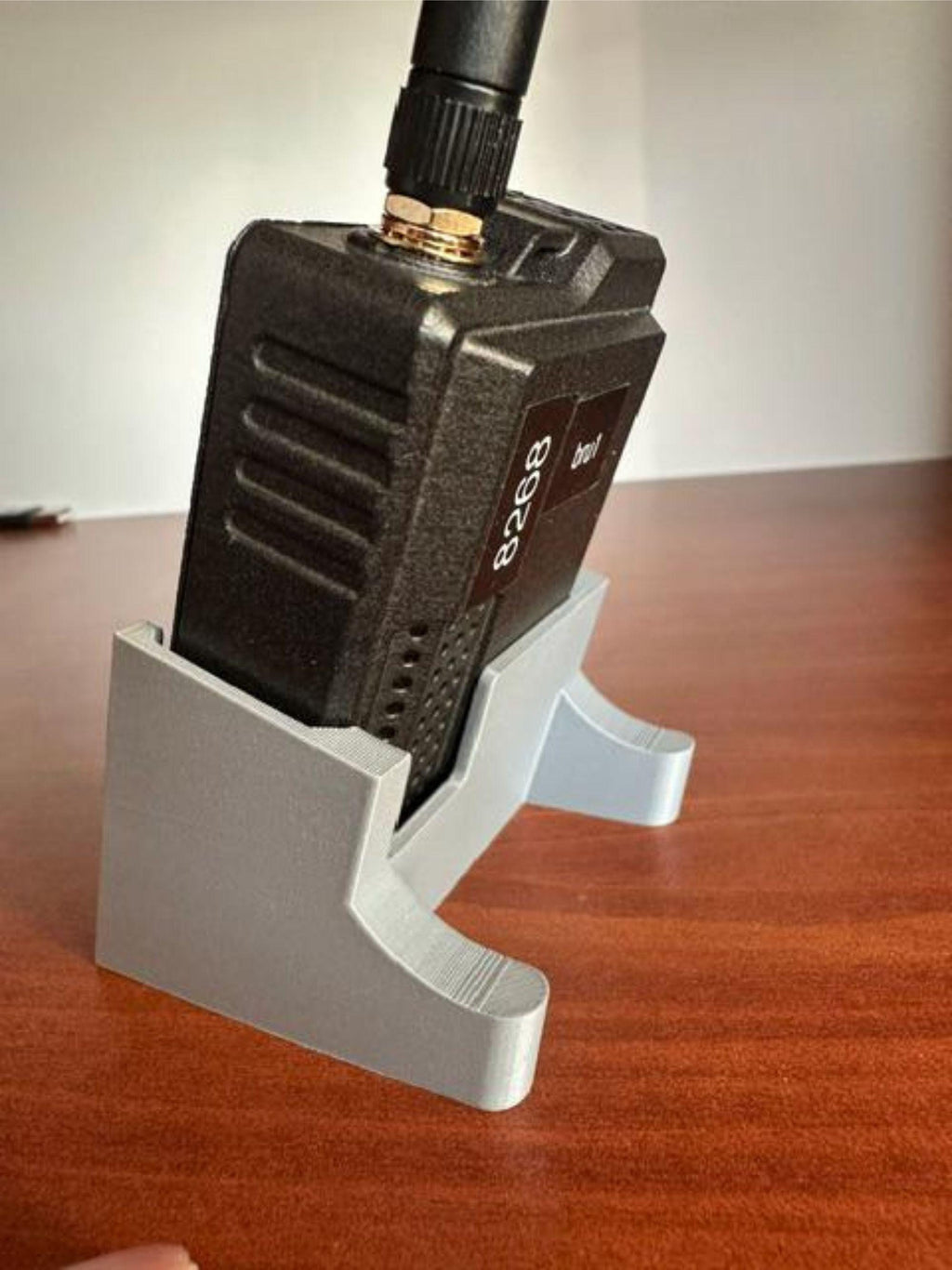 Wio Tracker L1 Pro Meshtastic Desk Stand with Custom Callsign Plate, Charges in Place