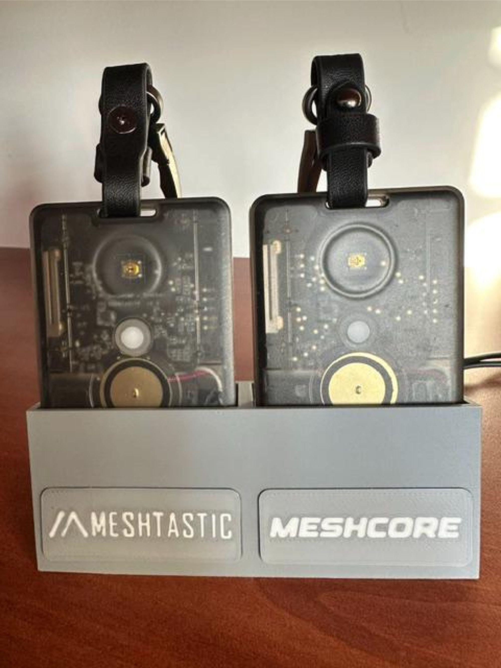 Seeed SenseCap T1000E Charging Stand for 4 Meshtastic Trackers, Custom Name Plates